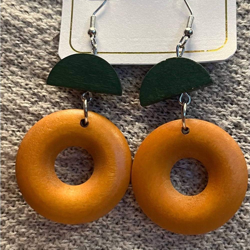 New- Hunter Green and Cedar colored Dangle earrings